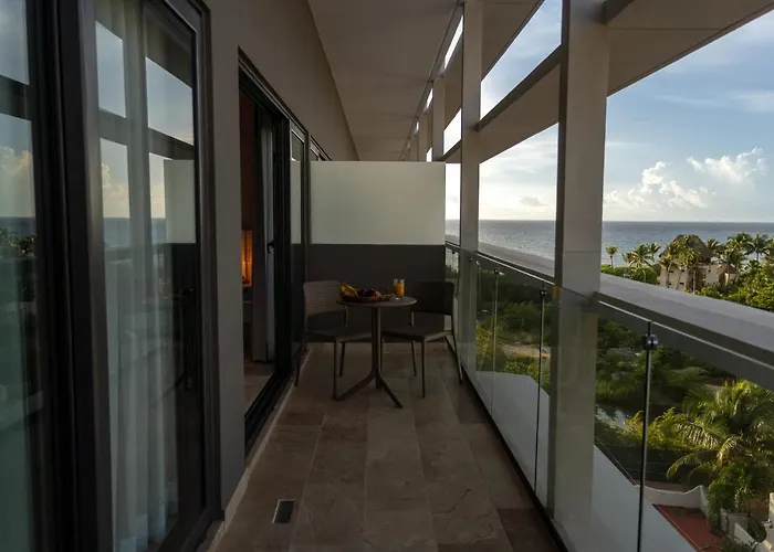 Magnificent View Of The Caribbean Sea/3pool/skybar By Yeah
